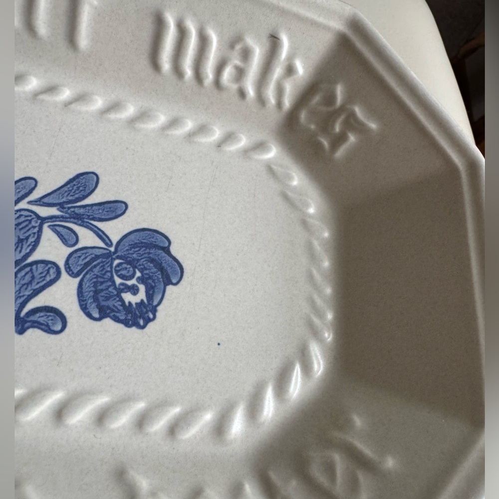 Vintage Pfaltzgraff Yorktowne Stoneware Bread Tray - Picture 2 of 4